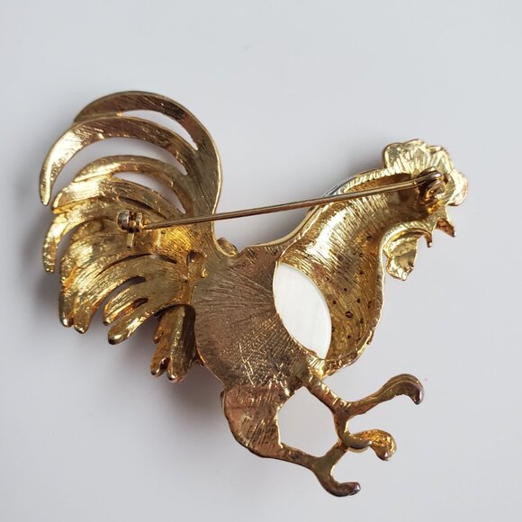 Gorgeous Enamel & Gold Tone Rooster Brooch Rhinestones Pearly Cabochon Stone - Picture 6 of 6